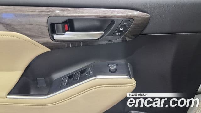 Toyota Highlander 2023 — ფოტო 20/20
