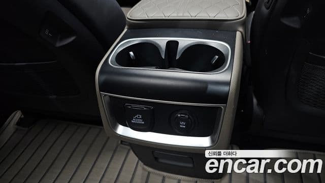 Kia Carnival 2025 — Photo 2/40