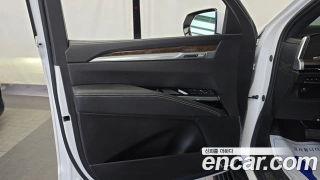 Cadillac Escalade 2025 — Photo 22/33