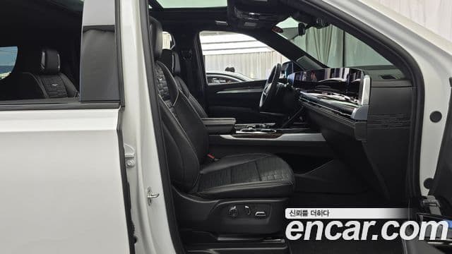 Cadillac Escalade 2025 — Photo 29/33