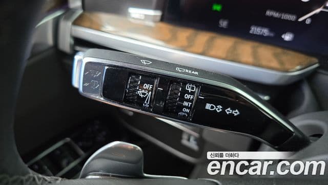 Cadillac Escalade 2025 — Photo 8/33
