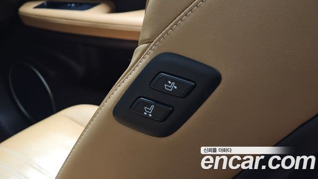 Lexus RX450h 2018 — ფოტო 13/37