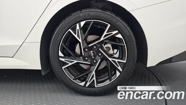 Kia K5 2025 — Photo 15/41
