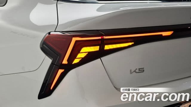 Kia K5 2025 — Photo 24/41