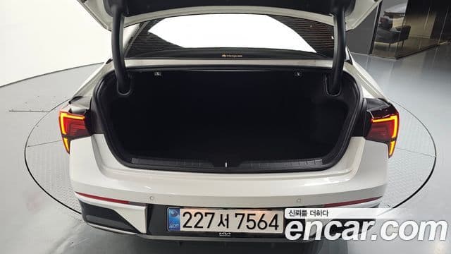 Kia K5 2025 — Photo 37/41