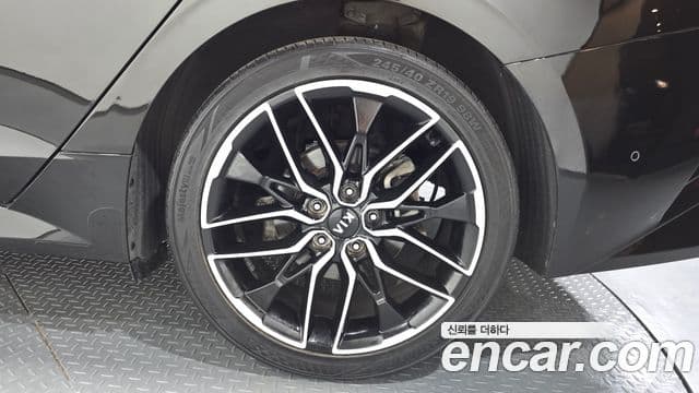 Kia K5 2020 — ფოტო 13/41