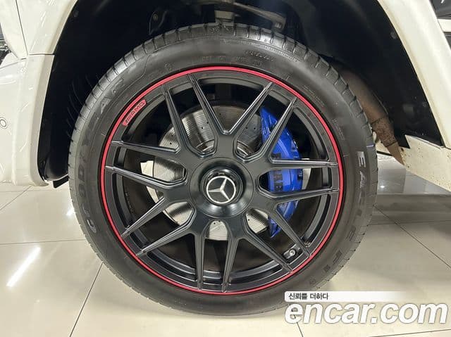 Mercedes-Benz G-Class 2020 — ფოტო 19/20