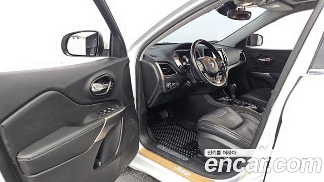 Jeep Cherokee 2021 — Şəkil 9/20
