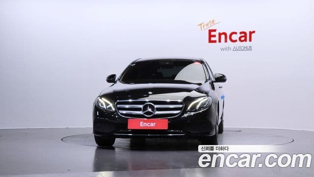 Mercedes-Benz E-Class 2019 — ფოტო 3/20