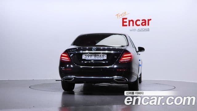 Mercedes-Benz E-Class 2019 — ფოტო 4/20