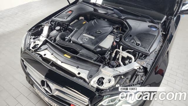 Mercedes-Benz E-Class 2019 — ფოტო 6/20