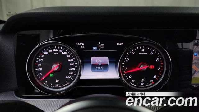 Mercedes-Benz E-Class 2019 — ფოტო 8/20