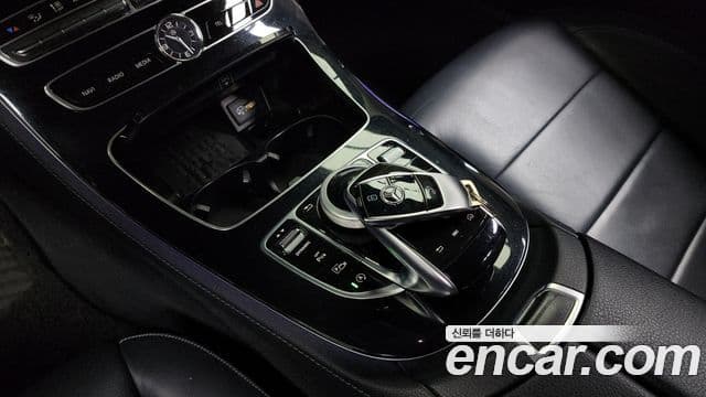 Mercedes-Benz E-Class 2019 — ფოტო 9/20