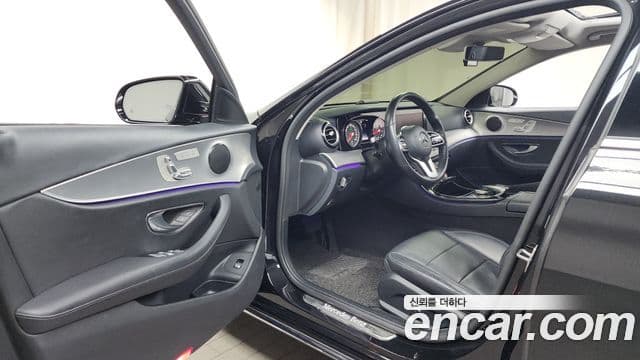Mercedes-Benz E-Class 2019 — ფოტო 10/20