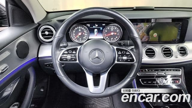 Mercedes-Benz E-Class 2019 — ფოტო 13/20