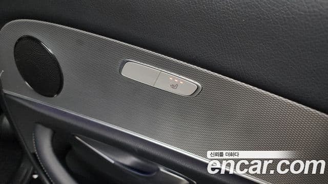 Mercedes-Benz E-Class 2019 — ფოტო 18/20