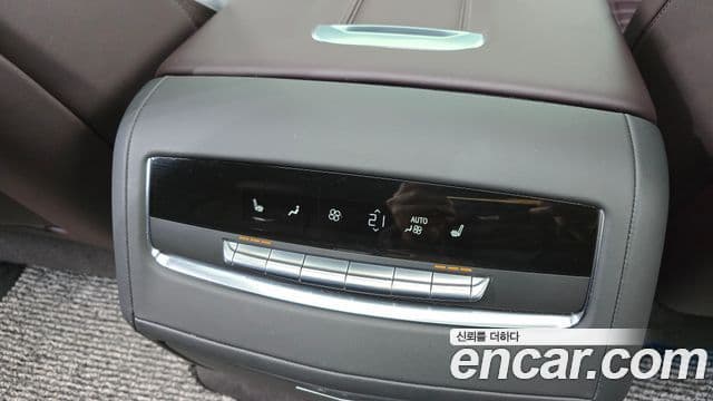 Cadillac Escalade 2022 — Şəkil 18/20