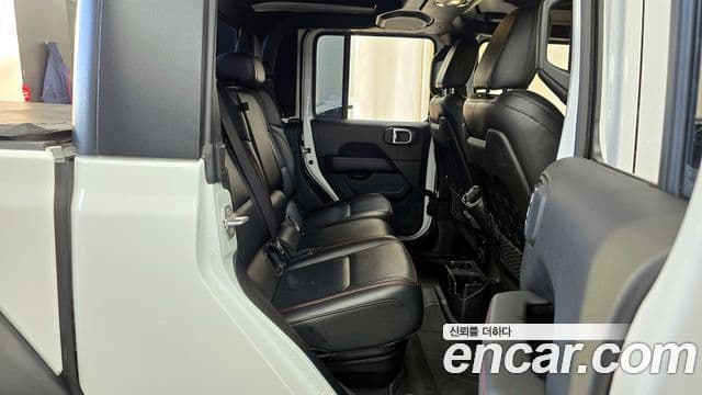 Jeep Gladiator 2021 — Şəkil 12/20