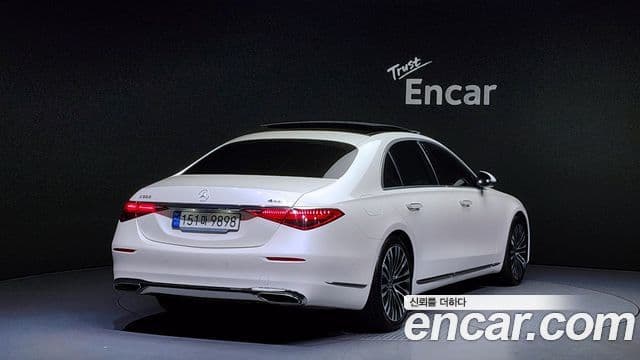Mercedes-Benz S-Class 2023 — Photo 13/20