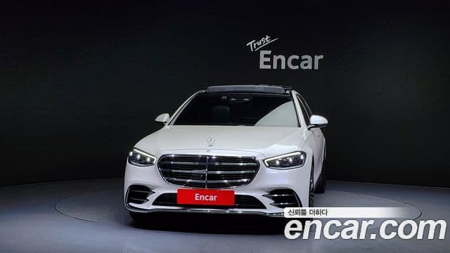 Mercedes-Benz S-Class 2023 — Photo 11/20