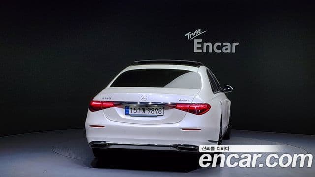 Mercedes-Benz S-Class 2023 — Photo 12/20