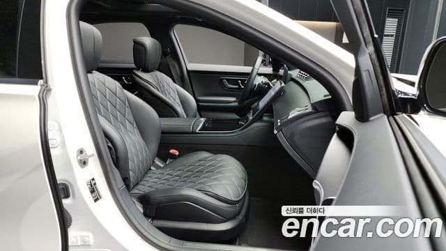Mercedes-Benz S-Class 2023 — Photo 4/20