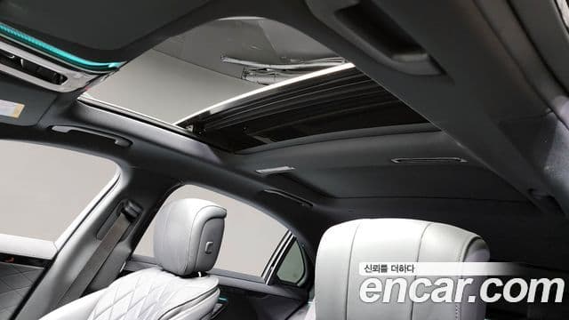 Mercedes-Benz S-Class 2023 — Photo 8/20
