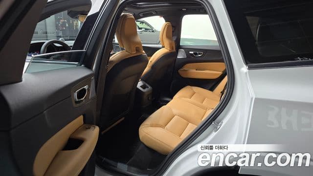 Volvo XC60 2025 — Şəkil 10/20
