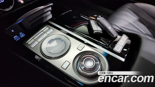 Genesis Electrified G80 2021 — Şəkil 9/20