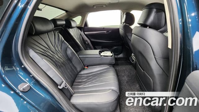 Genesis Electrified G80 2021 — Şəkil 19/20