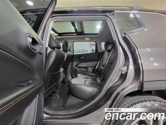 Jeep Compass 2020 — Şəkil 16/20