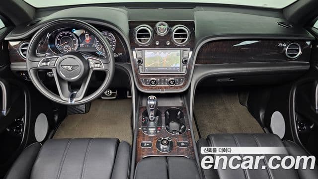 Bentley Bentayga 2019 — ფოტო 7/20