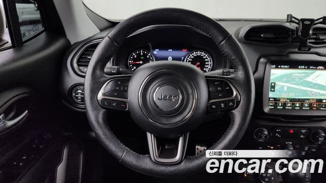 Jeep Renegade 2019 — ფოტო 15/20