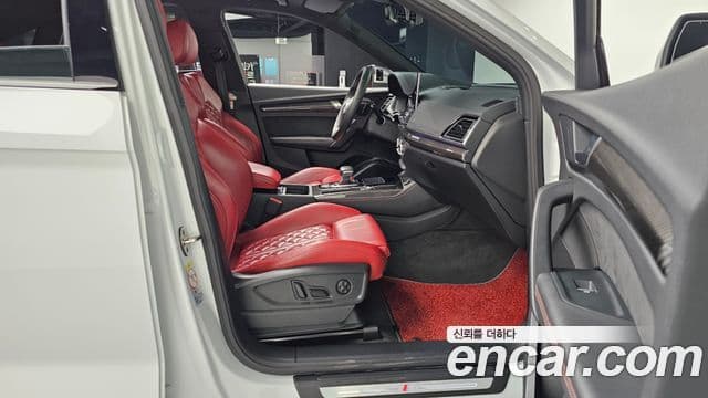 Audi SQ5 2021 — Şəkil 16/20