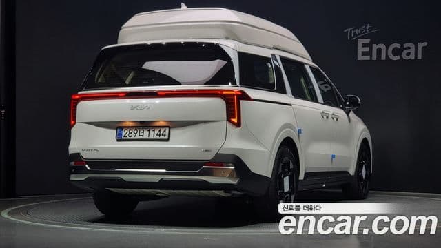 Kia Carnival 2024 — Şəkil 2/20