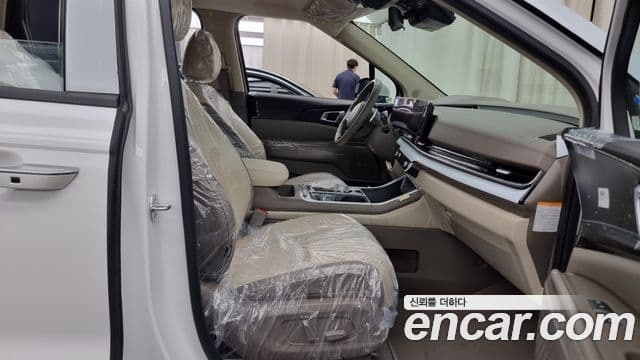 Kia Carnival 2024 — Şəkil 11/20
