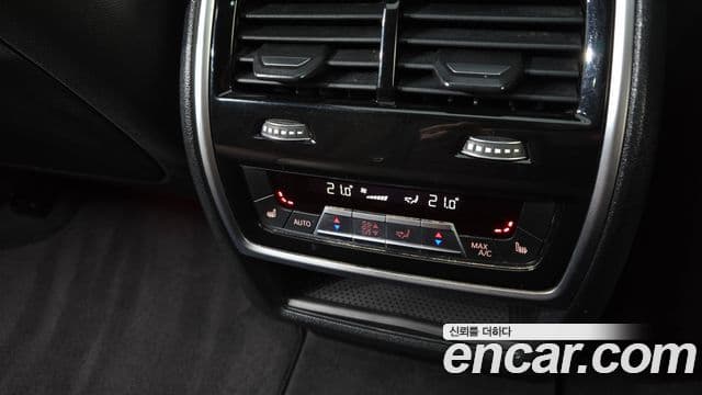 BMW X5 2019 — ფოტო 18/20