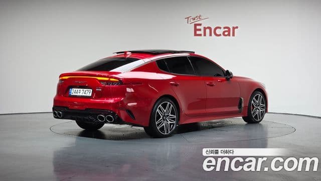 Kia Stinger 2020 — ფოტო 2/20
