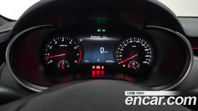 Kia Stinger 2020 — ფოტო 8/20