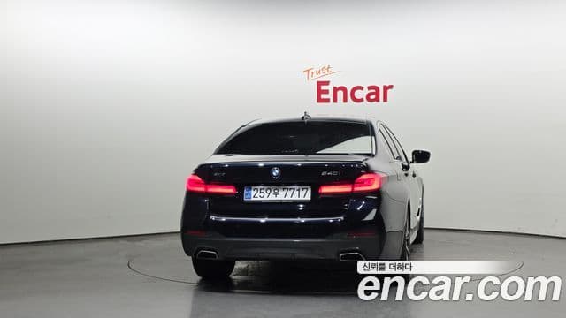 BMW 5 Series 2021 — Şəkil 13/20