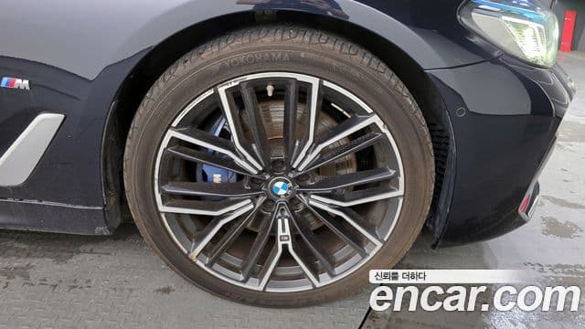 BMW 5 Series 2021 — Şəkil 1/20