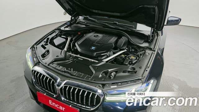 BMW 5 Series 2021 — Şəkil 12/20