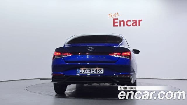 Hyundai The New Avante Hybrid 2021 — ფოტო 2/20