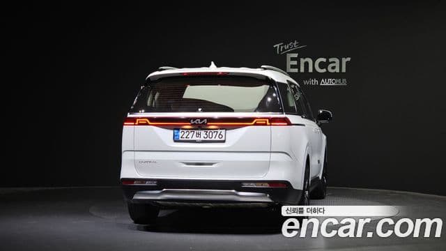 Kia Carnival 2023 — ფოტო 4/20