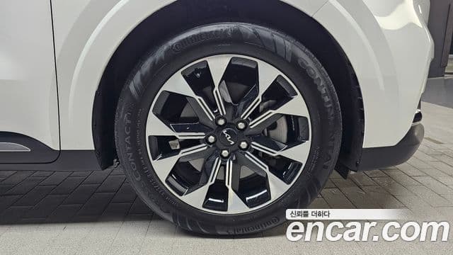 Kia Carnival 2023 — фото 5 из 20