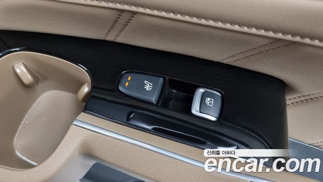 Kia Sorento 2023 — ფოტო 19/20