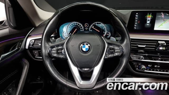 BMW 5 Series 2018 — Şəkil 13/20