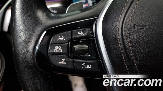 BMW 5 Series 2018 — Şəkil 18/20