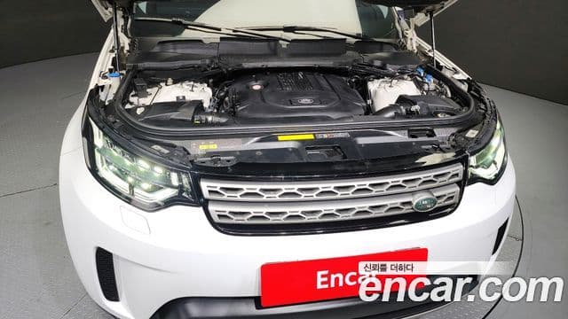 Land Rover Discovery 5 2019 — Şəkil 6/20