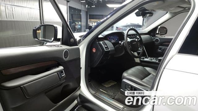 Land Rover Discovery 5 2019 — Şəkil 9/20